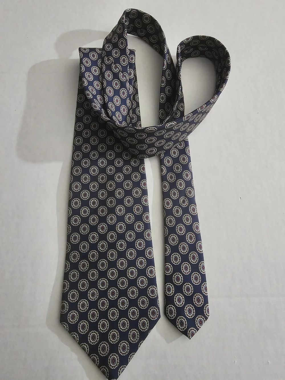 Gant Navy Blue Silk Tie with Cream and Red Medallion Pattern